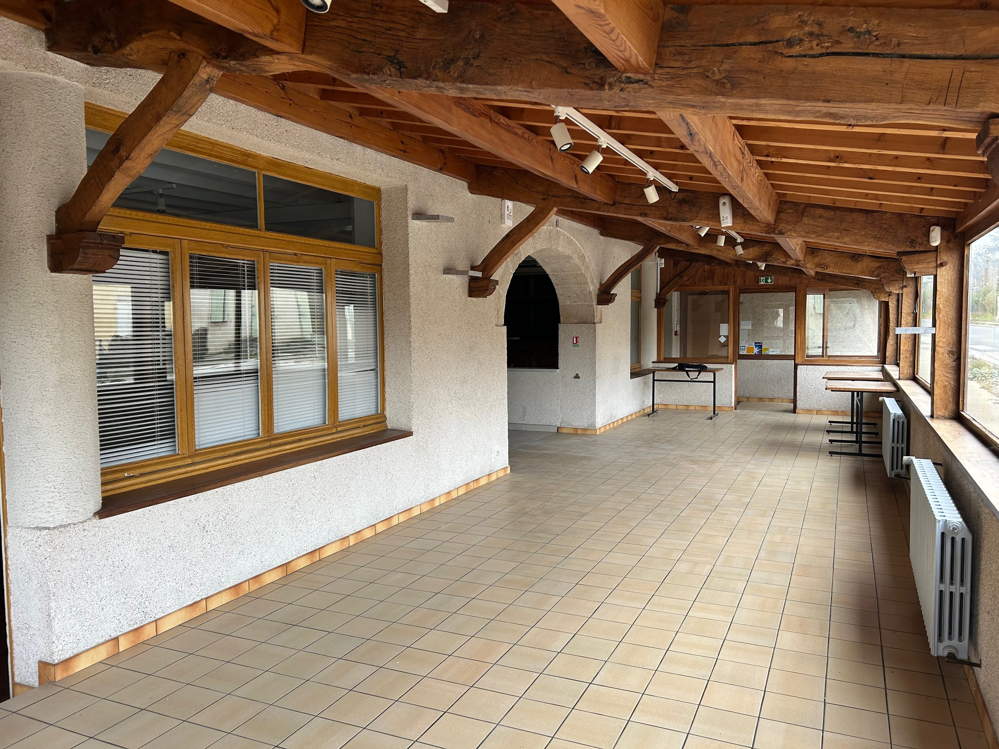 Hôtel Restaurant +Terrain.