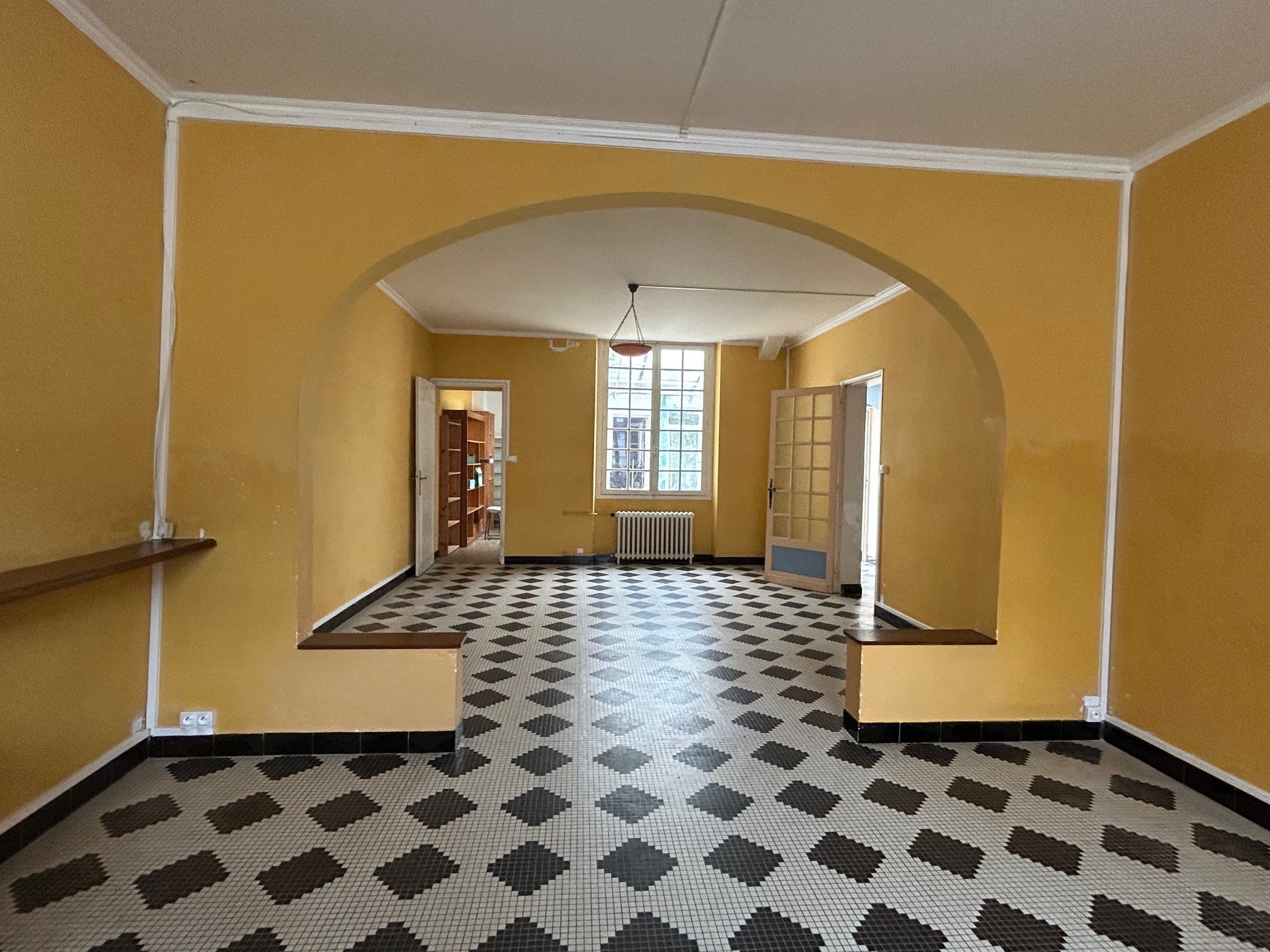 MAISON DE VILLE 180 M2 + COUR PRIVATIVE