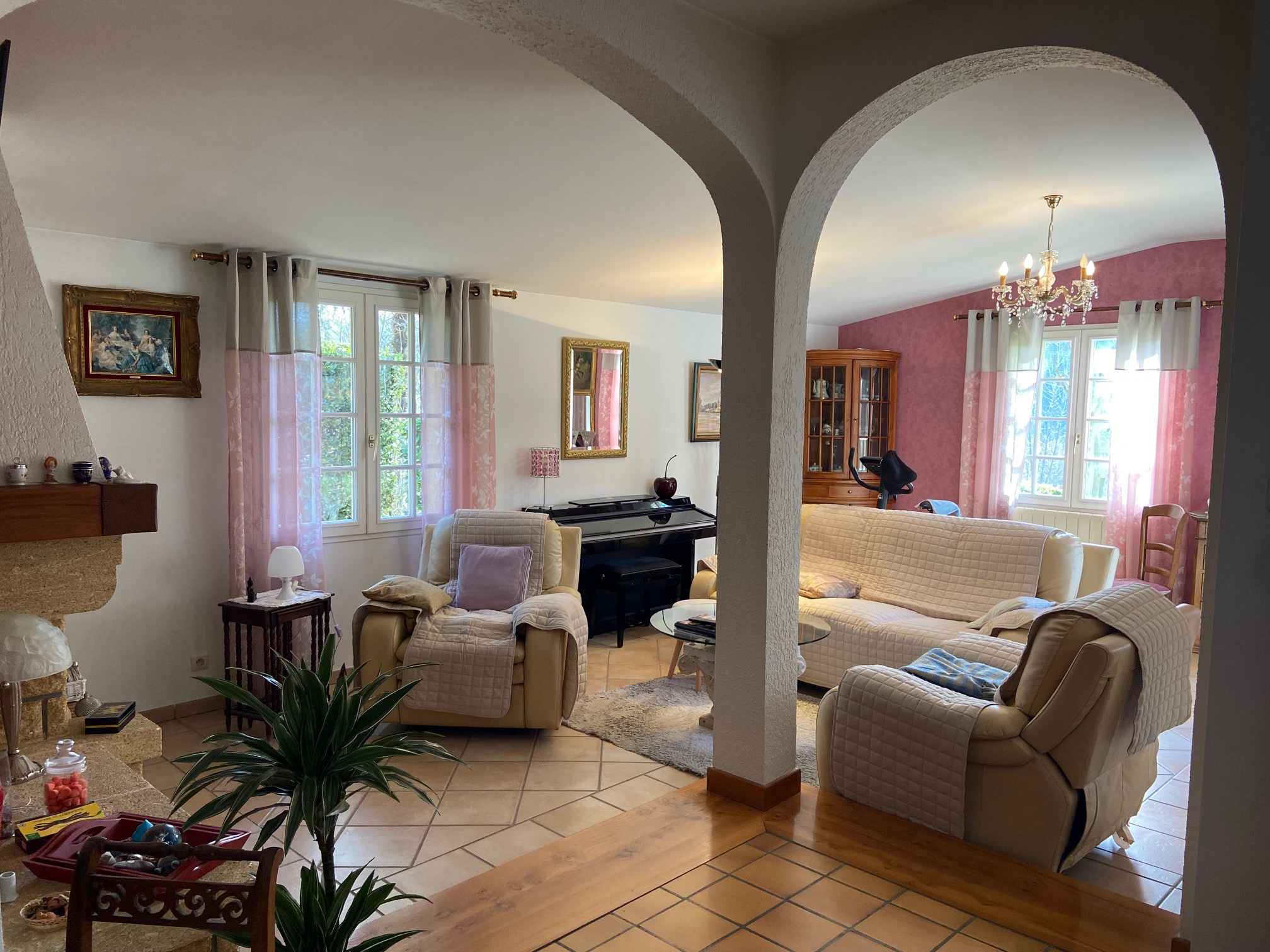 VILLA SUR DEUX NIVEAUX 145 M2 + TERRAIN AVEC PISCINE