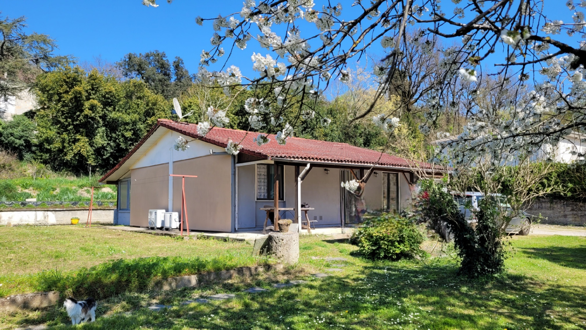 PAVILLON PLAIN-PIED AVEC GARAGE ET JARDIN