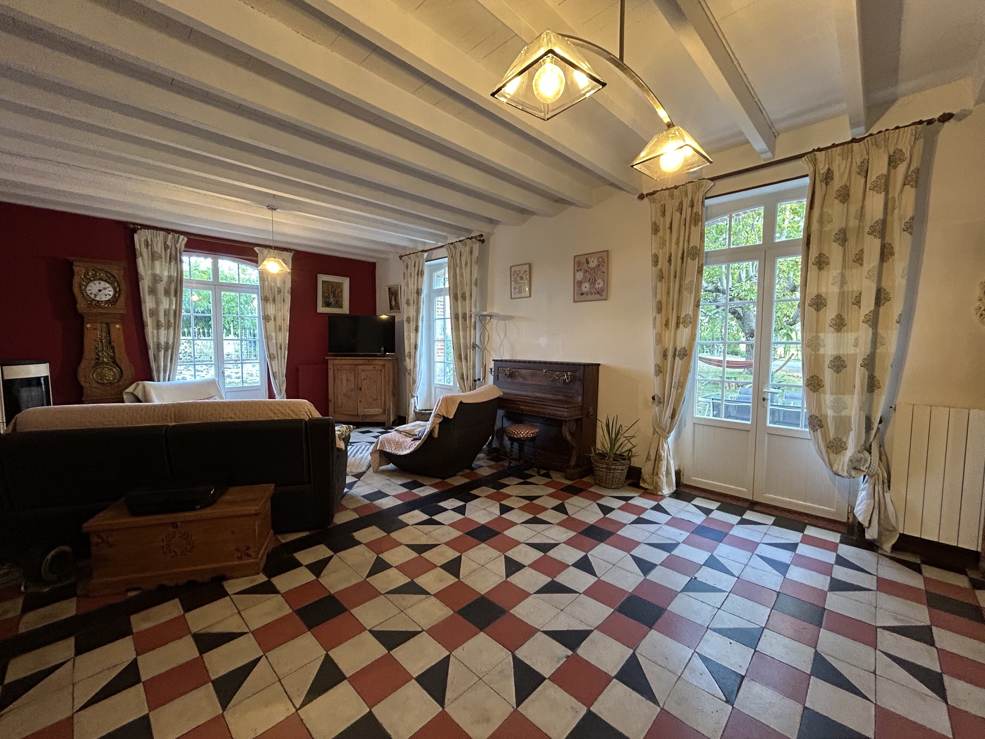 MAISON PIERRE DE 220 M2 AVEC TERRAIN CLOS