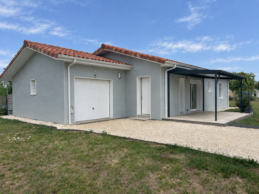 villa plain-pied 76 M2 + Garage et terrain clos